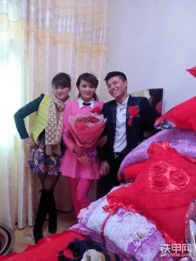 以前覺得結婚至少要有二三十萬，沒想到結婚的時候欠貸一百多?。?！我愛我老婆