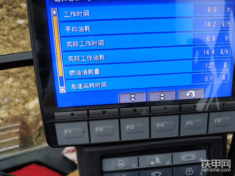 说好的8/9升每小时，说好的升级到-8mo了，65万用了不到400小时折价6万果断退掉。收回公司放了一年，别人来买43还送原装锤，还好我退得早<img class="smiley" src="/img/smiley/new/tiejia34.gif"><img class="smiley" src="/img/smiley/new/tiejia34.gif"><img class="smiley" src="/img/smiley/new/tiejia34.gif">当时说继续用补我8万的嘛，亏了二十来万心里真爽！