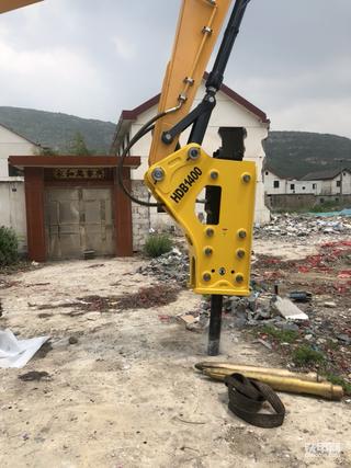 新現(xiàn)代215安裝韓迪破碎錘，真是漂亮