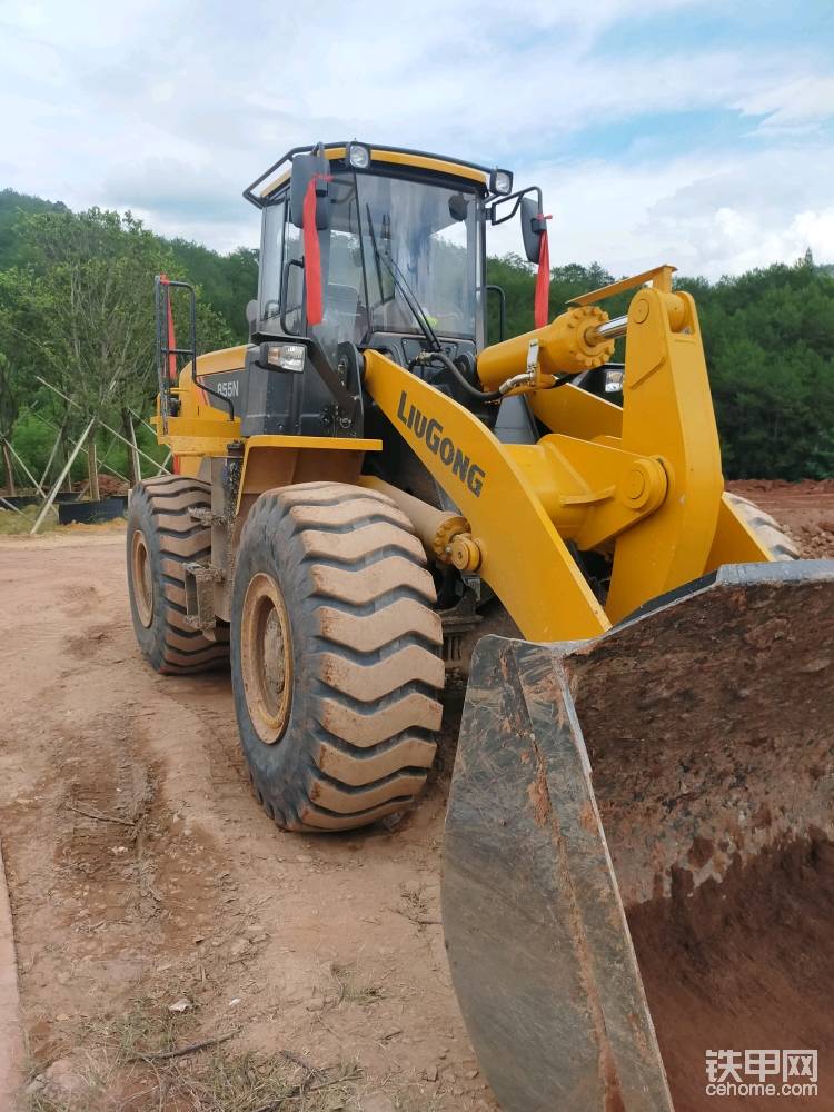 鏟車，熱機(jī)完之后走水泥路會(huì)扭-帖子圖片