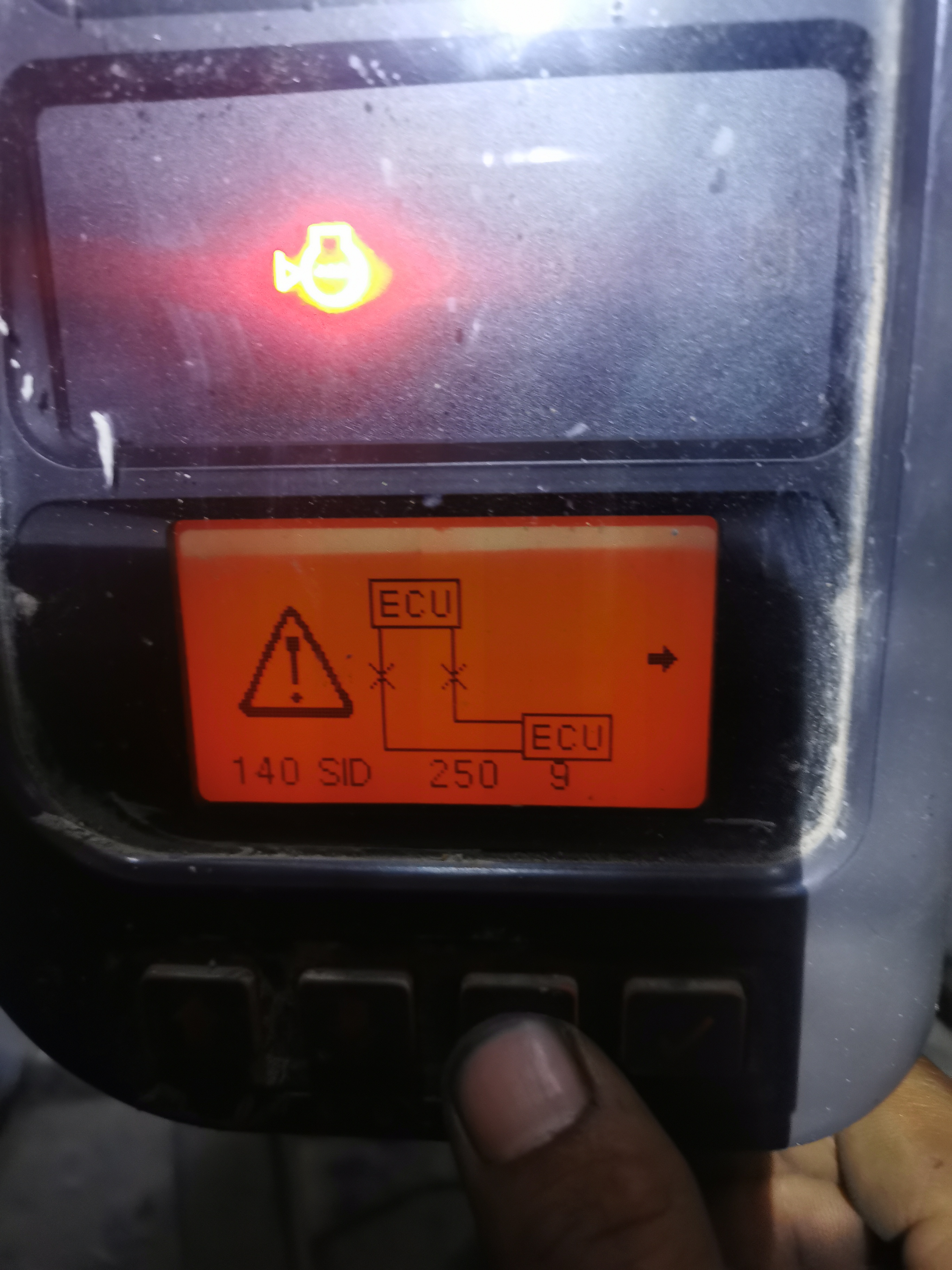 EC210改装机自动油门用不了