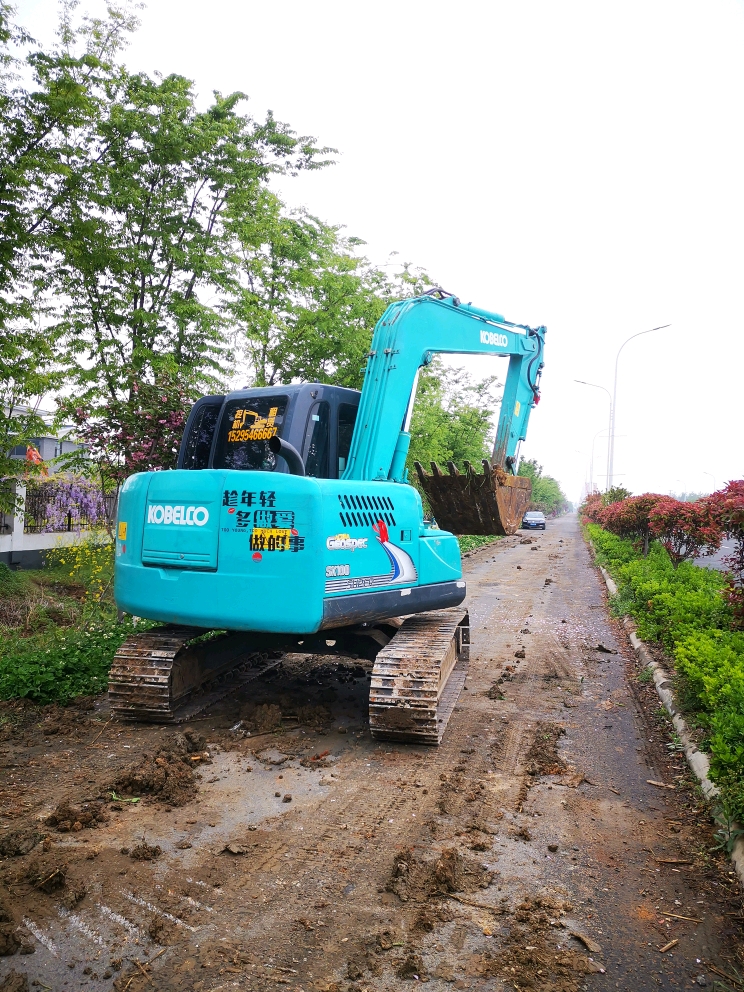 神鋼SK75-8挖掘機10100小時使用報告