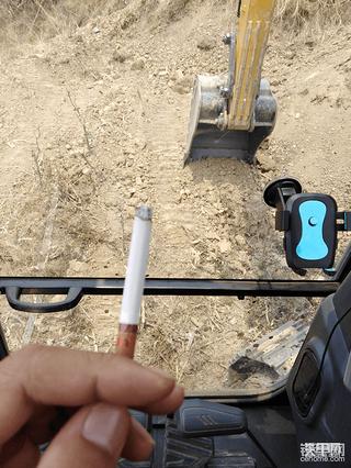 穷啊！我以后自己卷烟了，你们都抽啥烟？