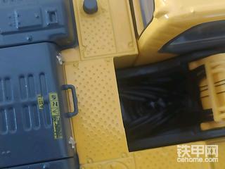 臨工225挖掘模型實(shí)拍圖