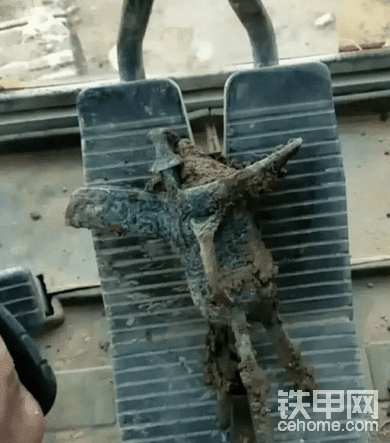 天天加班，明天准备跑路不干了。工资也无所谓啦