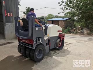 國(guó)產(chǎn)工程機(jī)械和進(jìn)口工程機(jī)械