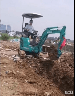 “園丁精靈”山河智能18機(jī)使用報告