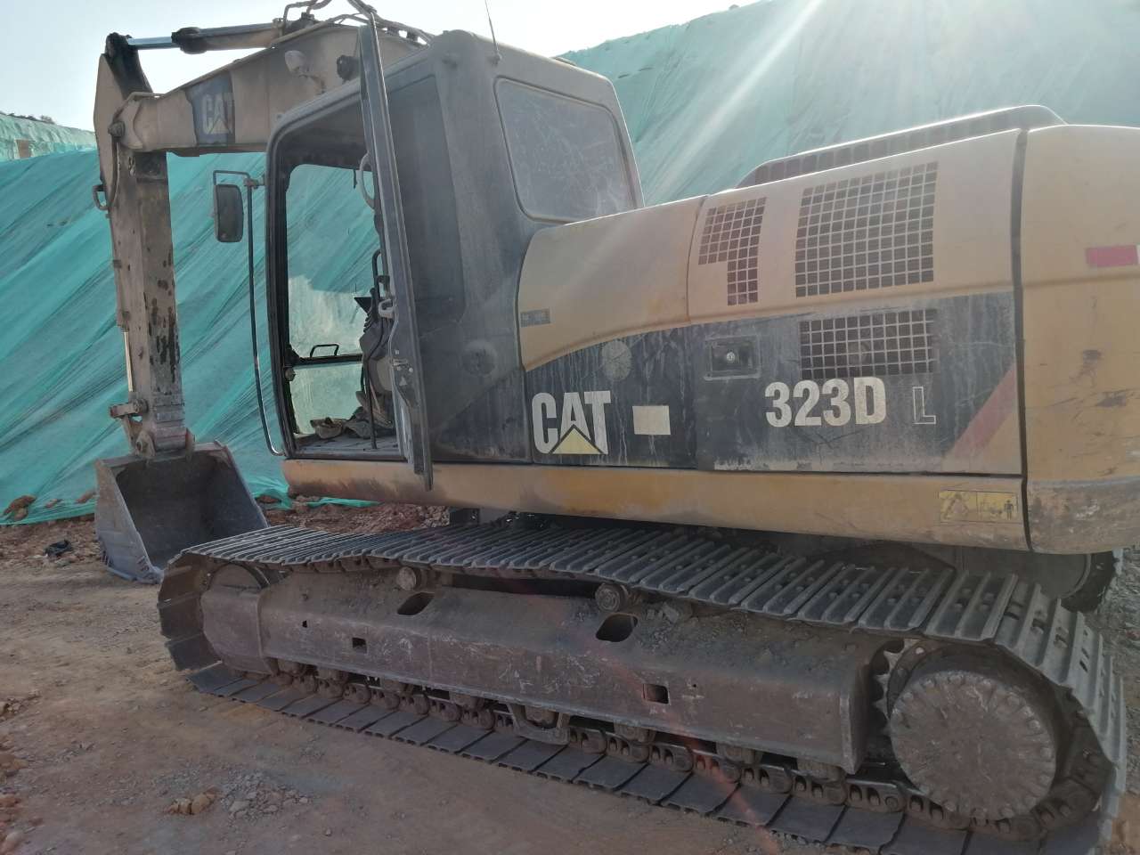 卡特323D挖掘机不能起动维修分享