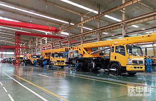 吊车全部禁行！吊车司机集体失业！环保到底谁来买单？