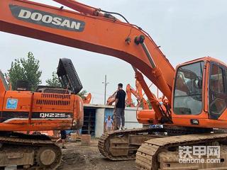 挖掘机为何淡季不淡？