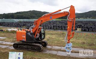 日本🇯🇵奇遇：日立放射性物质处理挖掘机