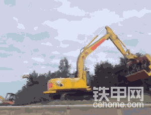 錯(cuò)覺六：
挖機(jī)司機(jī)：等我開到三十歲攢夠錢就去做小生意，未來是光明的！
然而...
老板：太年輕了，一入挖機(jī)深似海，還想轉(zhuǎn)行，等到六十歲吧！