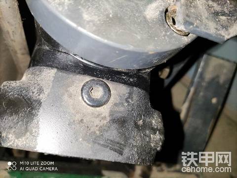转向器阀块上的螺丝是排空气的吗？