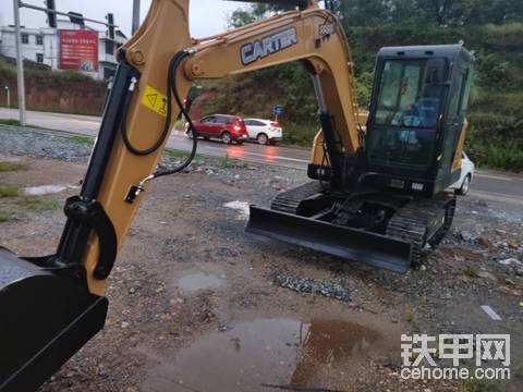 60挖機(jī)找事做南康區(qū)的。18007977