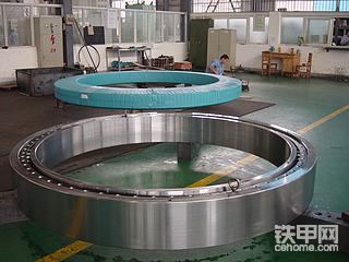 体现转盘轴承的关键工艺是轴承的滚道形状、接触点和磨工水准