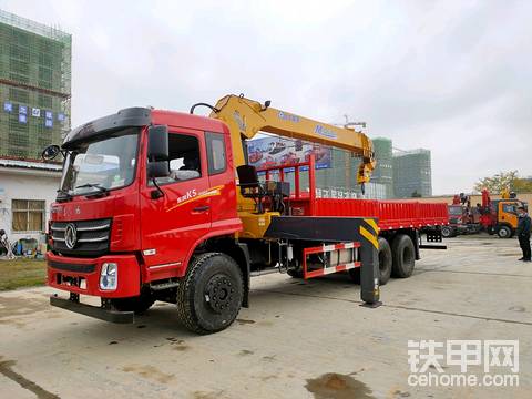 東風(fēng)商用K5后八輪徐工12噸M系隨車吊