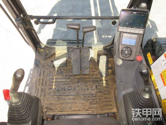 該車自帶額外的管路。