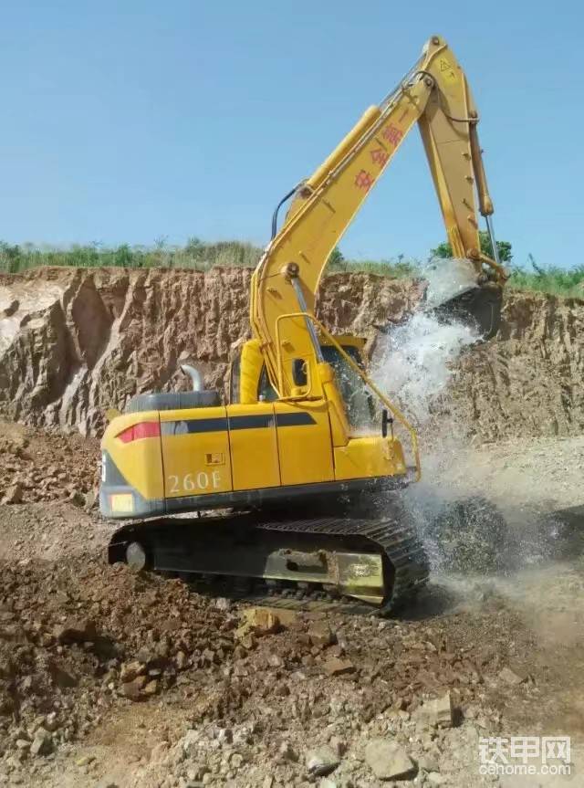 买回来自己鼓捣成这样子，是不是与众不同一一下就记住是你的车。