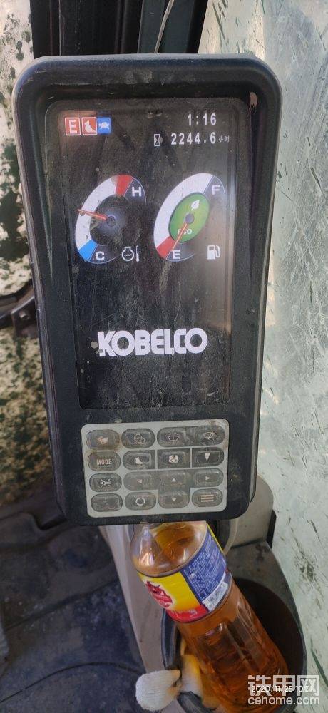 神鋼挖機(jī)這是什么故障？