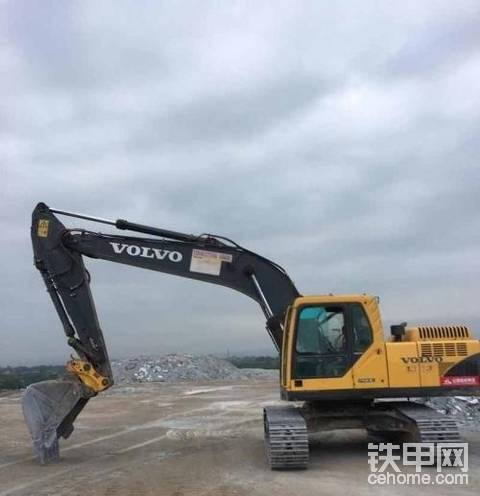 我就是一個(gè)開挖機(jī)的