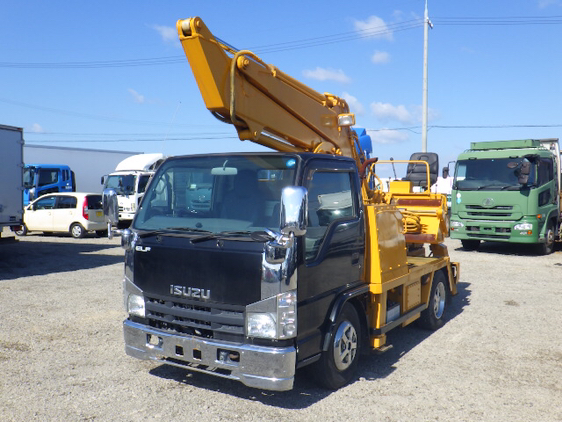 【票友說車7】挖掘機和卡車擦出的火花：愛知車載挖掘機