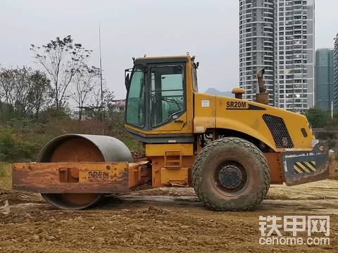 山推sr20m压路机9400小时使用报告。