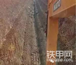 分段切邊臂垂直，先近后遠底要到。