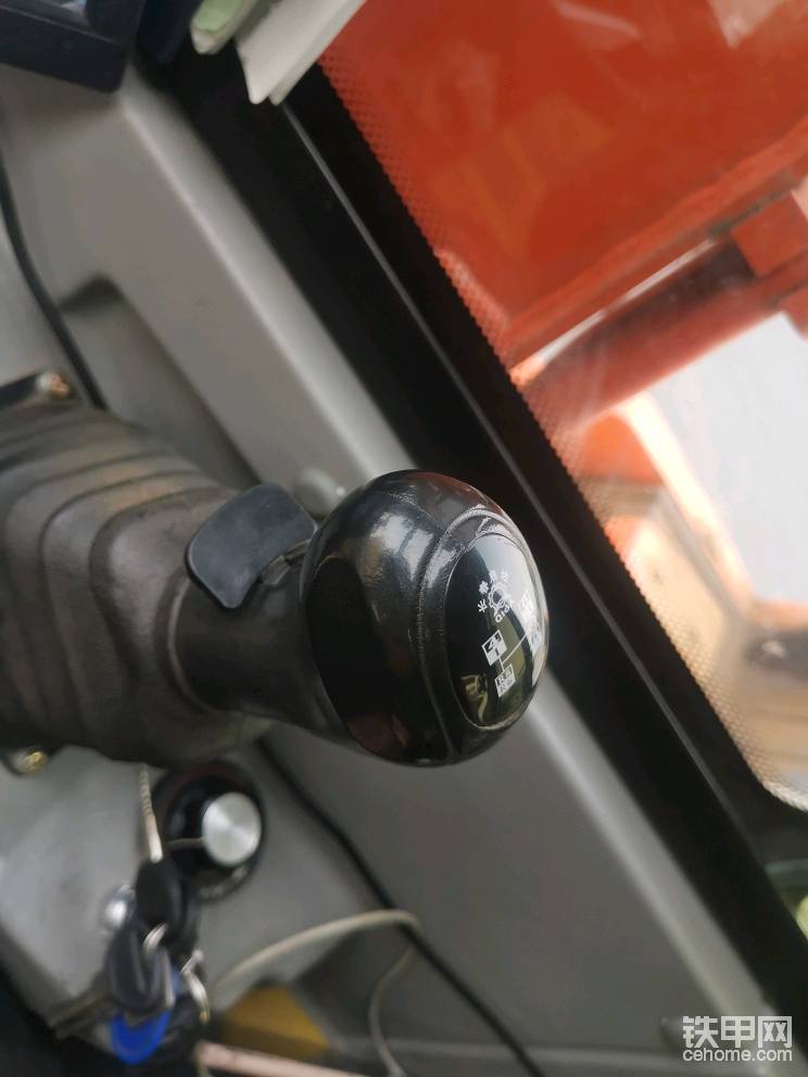 高低速這東西對于機械檔還是很實用的，尤其是倒車的時候，不用掉頭那個酸爽！尤其和機械檔不帶高低速一起吊運東西時候，我驕傲！