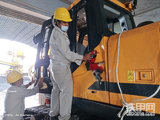 現(xiàn)代2字頭挖機(jī)駕駛室總成，新的多少錢？