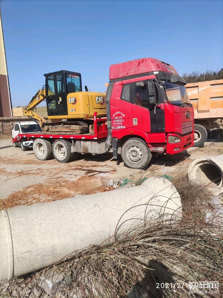 這是我的雙驅(qū)輕體J6，過完年買130挖機，60已經(jīng)拉大街了。平板4.8長，2米6寬