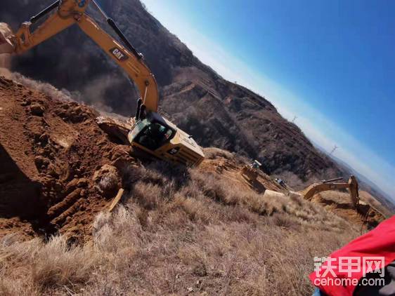 山西吕梁工地，率先开工，恭祝客户在新的一年里更上一层楼！