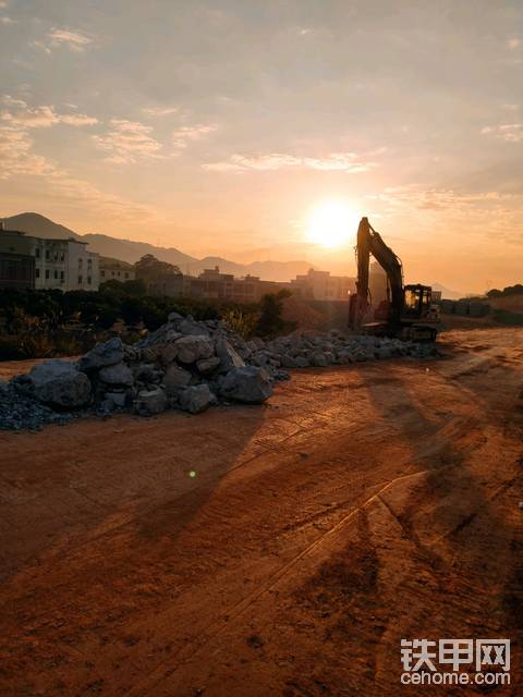 想学挖机，有需要学徒的吗？