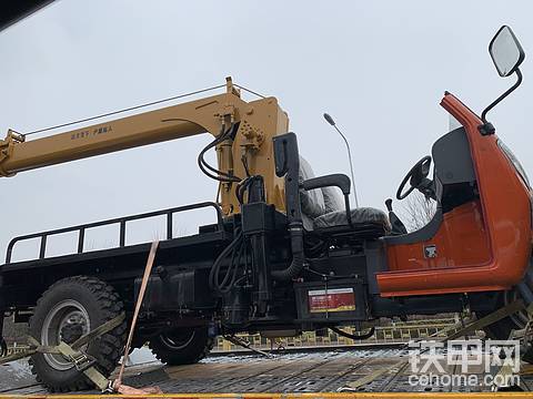 這種隨車吊，在山東非常普遍！