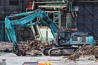 日本进口第三帖：拆楼专用机械