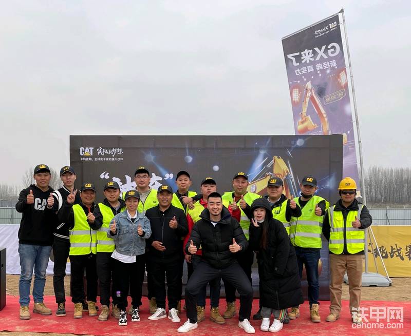 全體人員大合影，缺了女神娜娜，她有事先走了。
