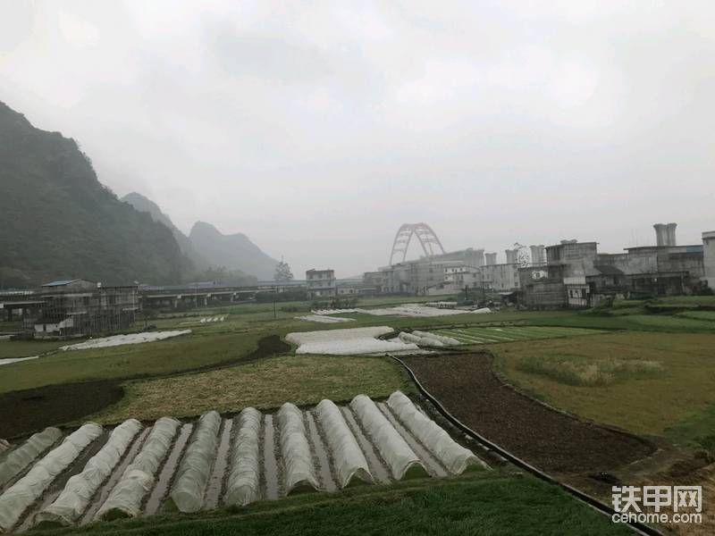 昨天刚从工地回来，早上起来就看到外面，今天放晴吗？