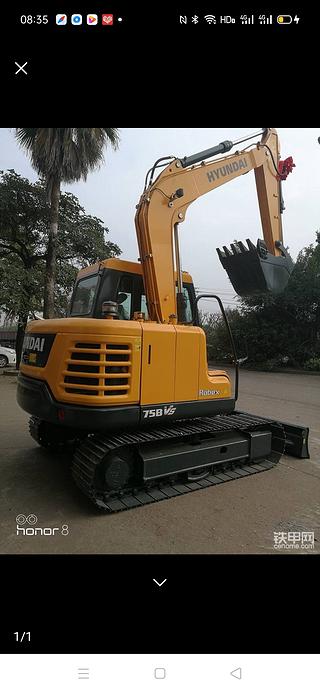 尋找現(xiàn)代vs75發(fā)動(dòng)機(jī)后蓋。
