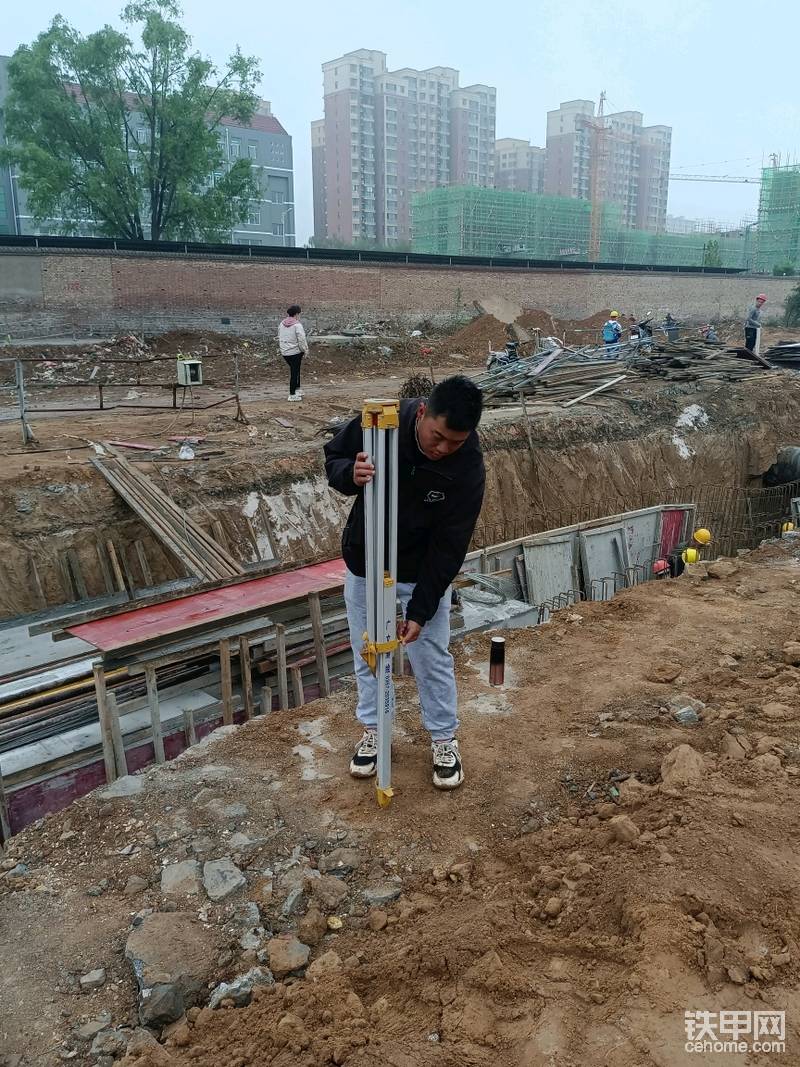 怀揣梦想的少年
