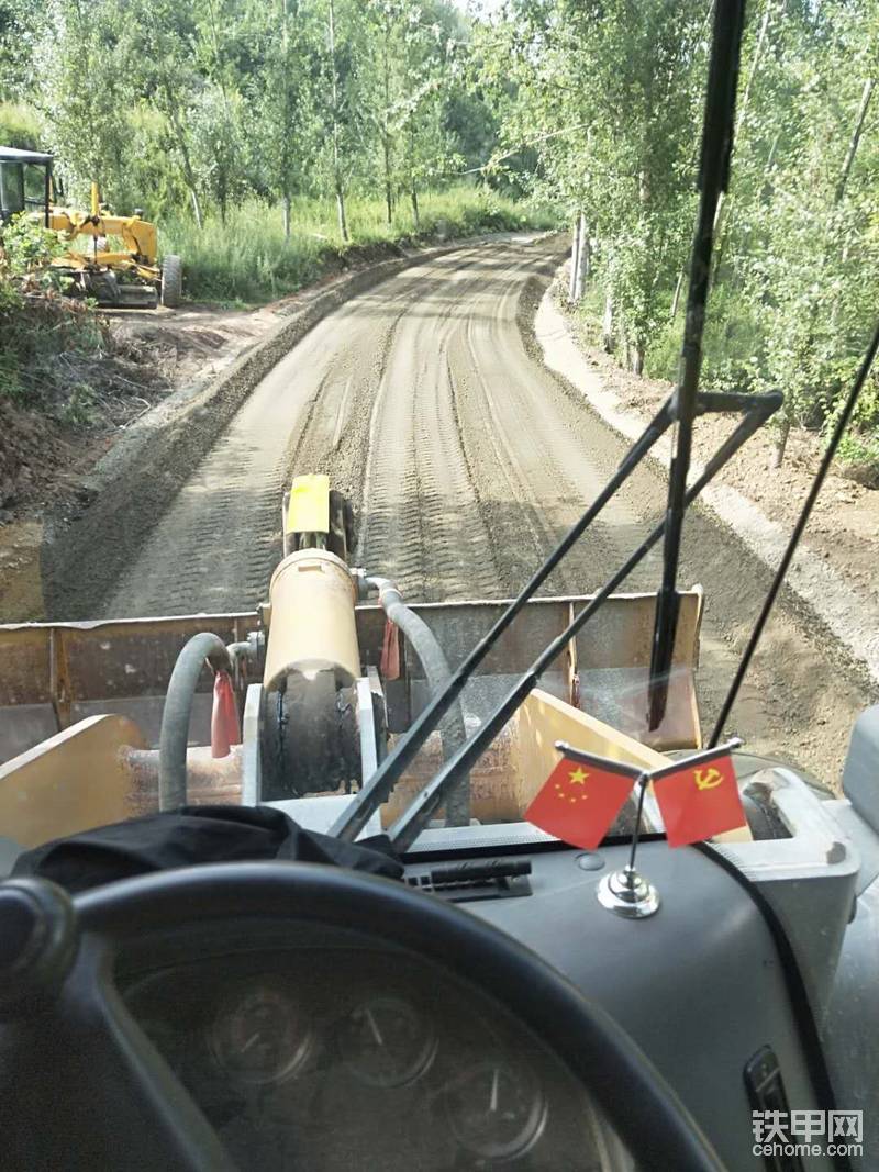 修公路鋪二灰