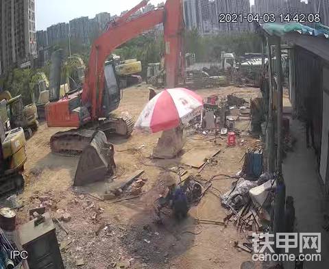 招挖机修理学徒中工主要电焊为主