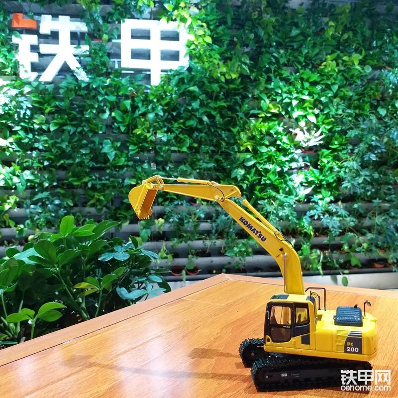 第1名：挖掘機(jī)合金模型+榮譽(yù)證書(shū)（具體挖機(jī)品牌以實(shí)物為準(zhǔn)）