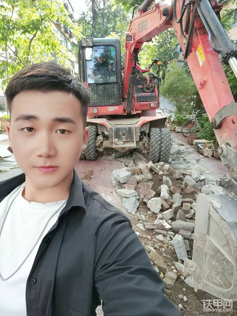 我與我大哥的合影。