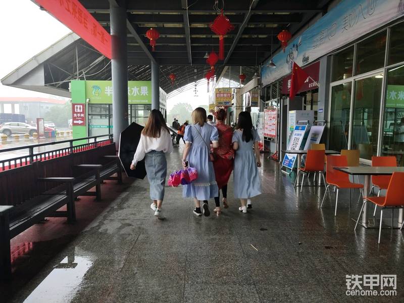 果然仙女湖都是仙女存在！伴娘團(tuán)也是美美的！