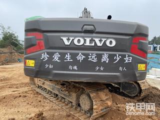 200干臺(tái)班的油耗，最多不超12升，1600轉(zhuǎn)干活