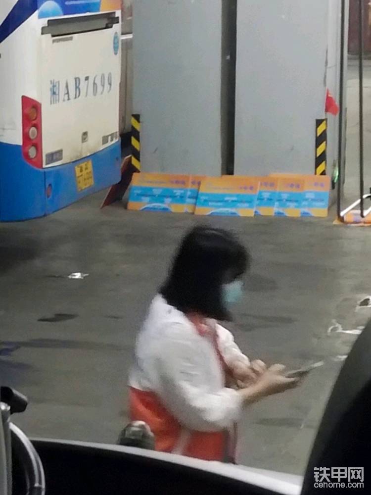 接送站工作人員，辛苦了！