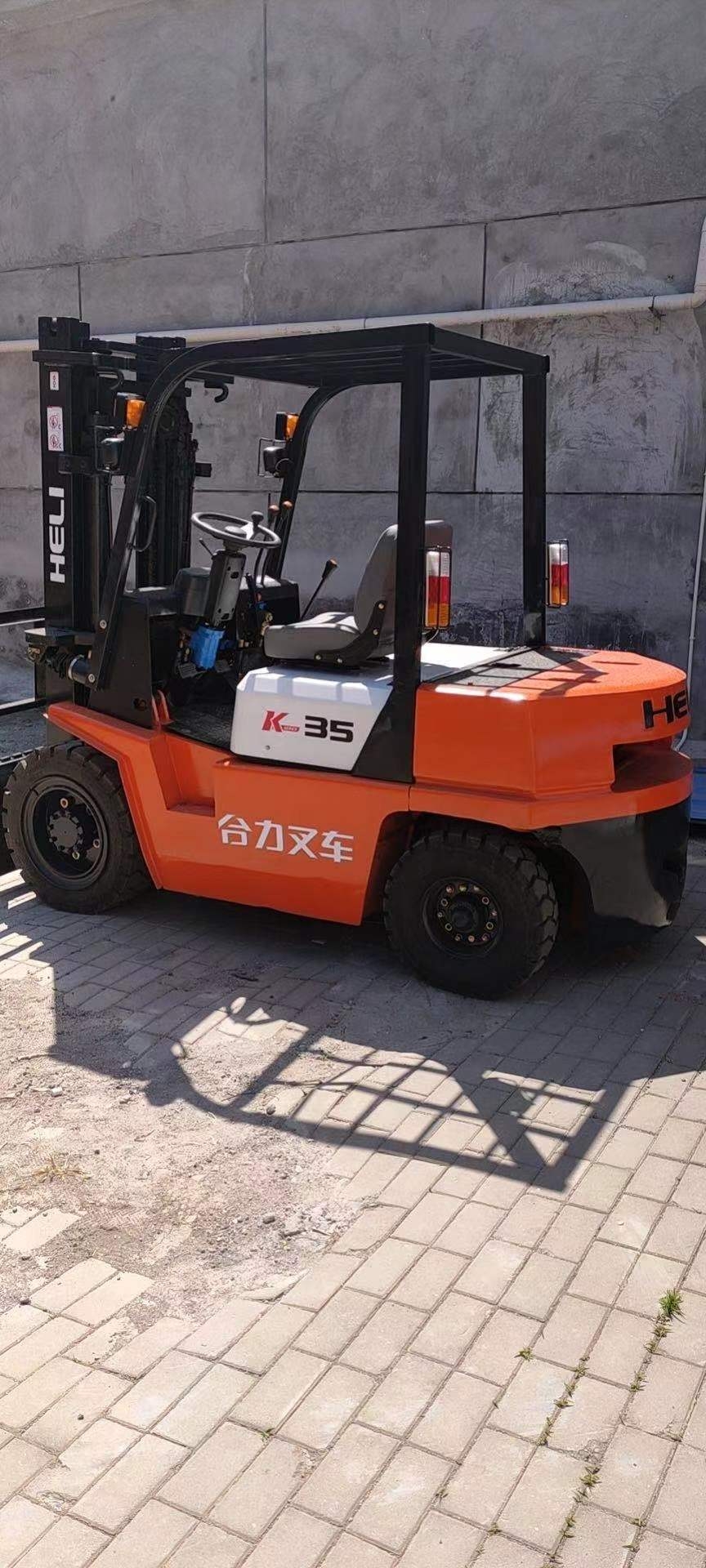 20龙工一台,k35合力叉车一台,有需要的老板联系