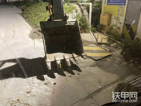 我大概是個攪屎棍老掉斗齒