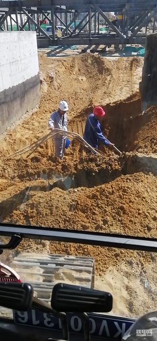 实在是不好意思了，大热天的害你们又返工。