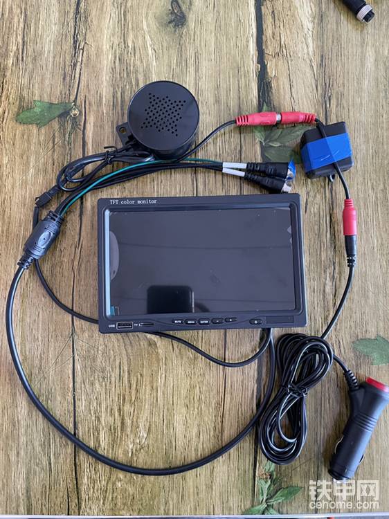 主機看著簡單，電源帶走過載保護！