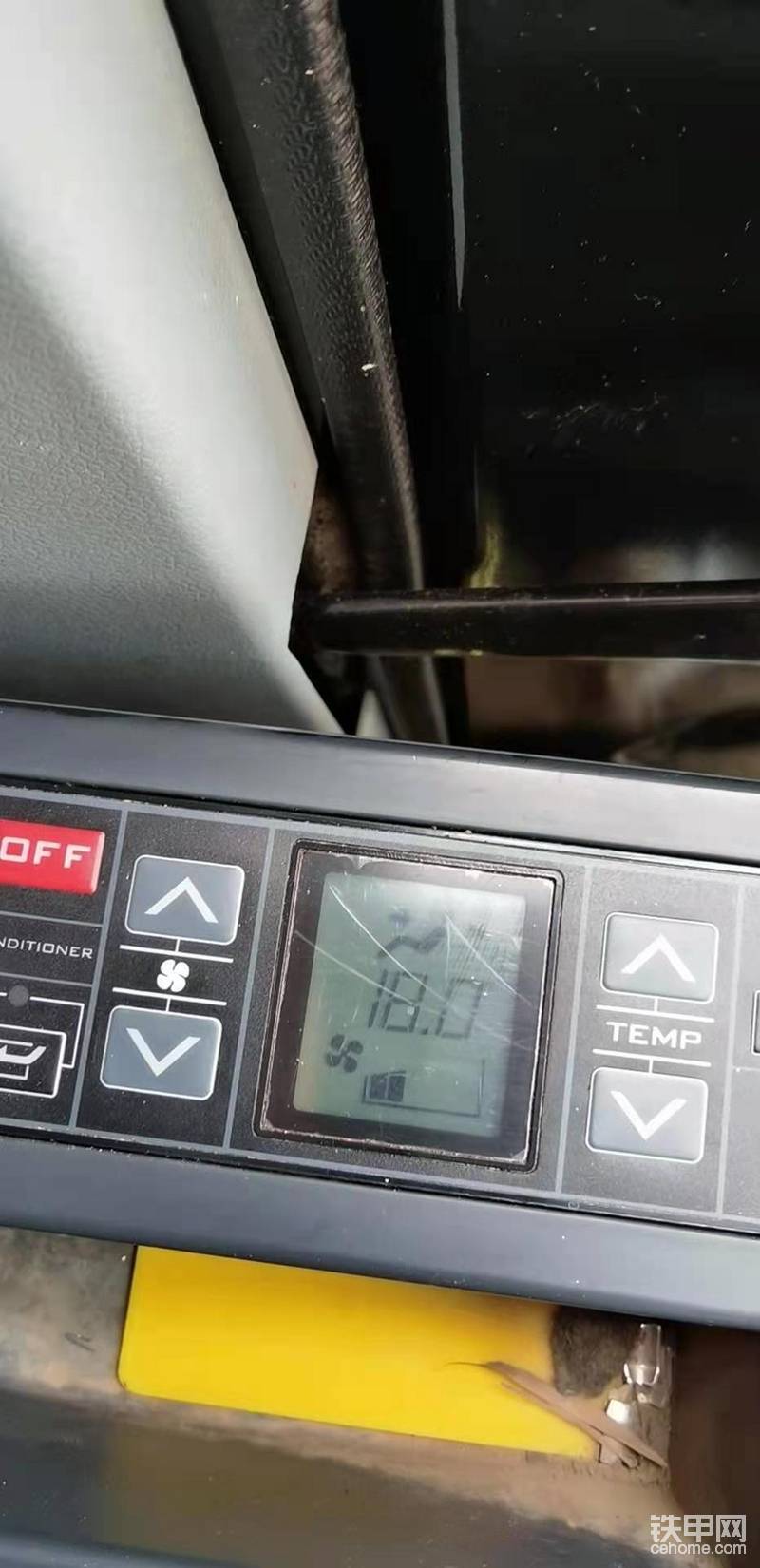 34攝氏度的天氣，貼了遮陽(yáng)板！我這邊有點(diǎn)冷，你那里呢？